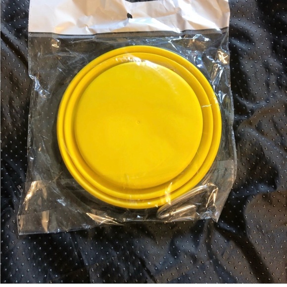 Green Treat Jar & Yellow Collapsible Food/Water Dish. NWOT - Picture 3 of 7